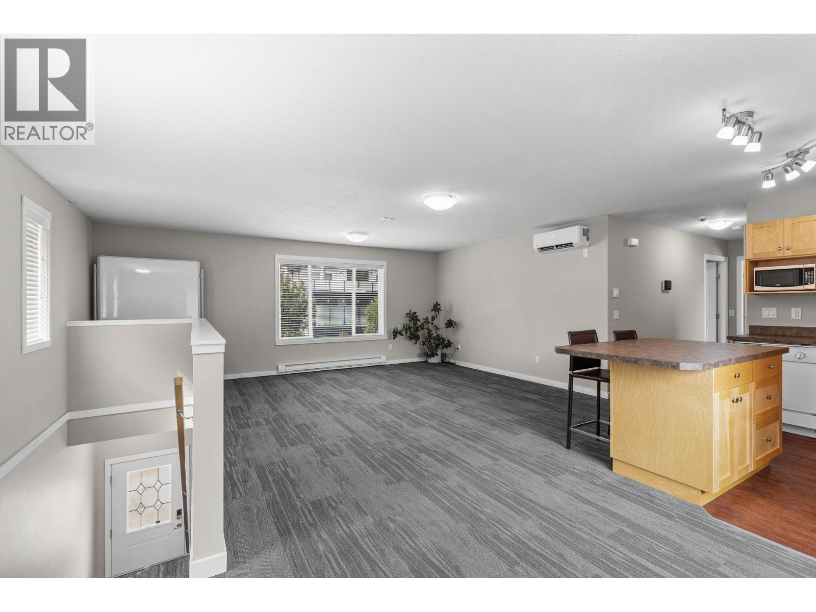 353 Clifton Road S - 24