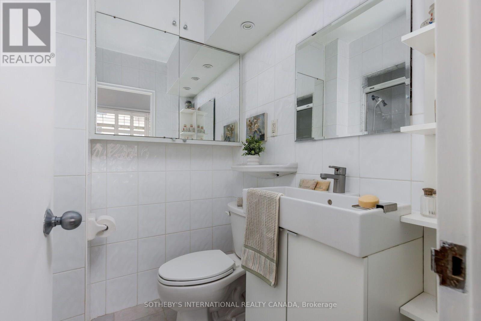 #1001 575 AVENUE ROAD - 28