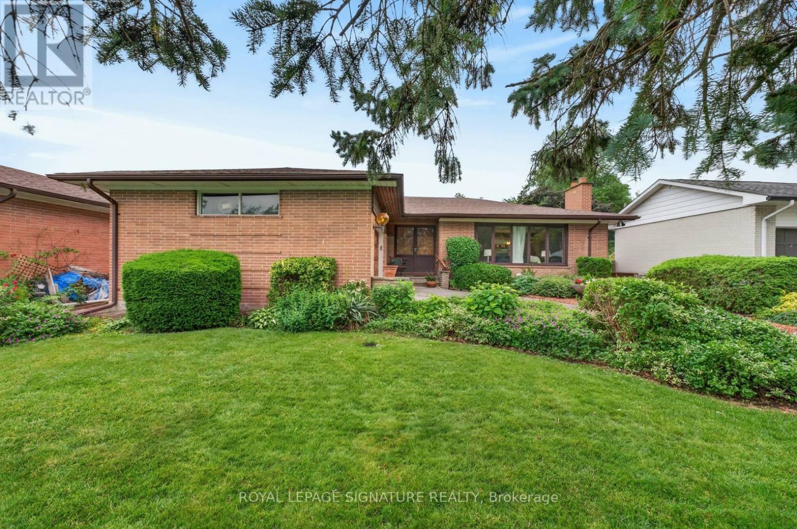 11 REGENCY SQUARE - 43