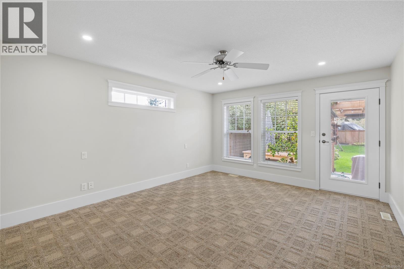 647 Temple St - 9