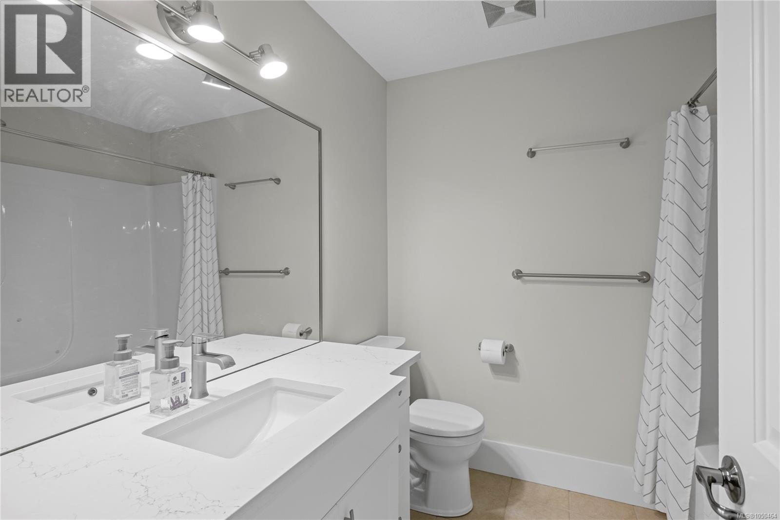 647 Temple St - 42