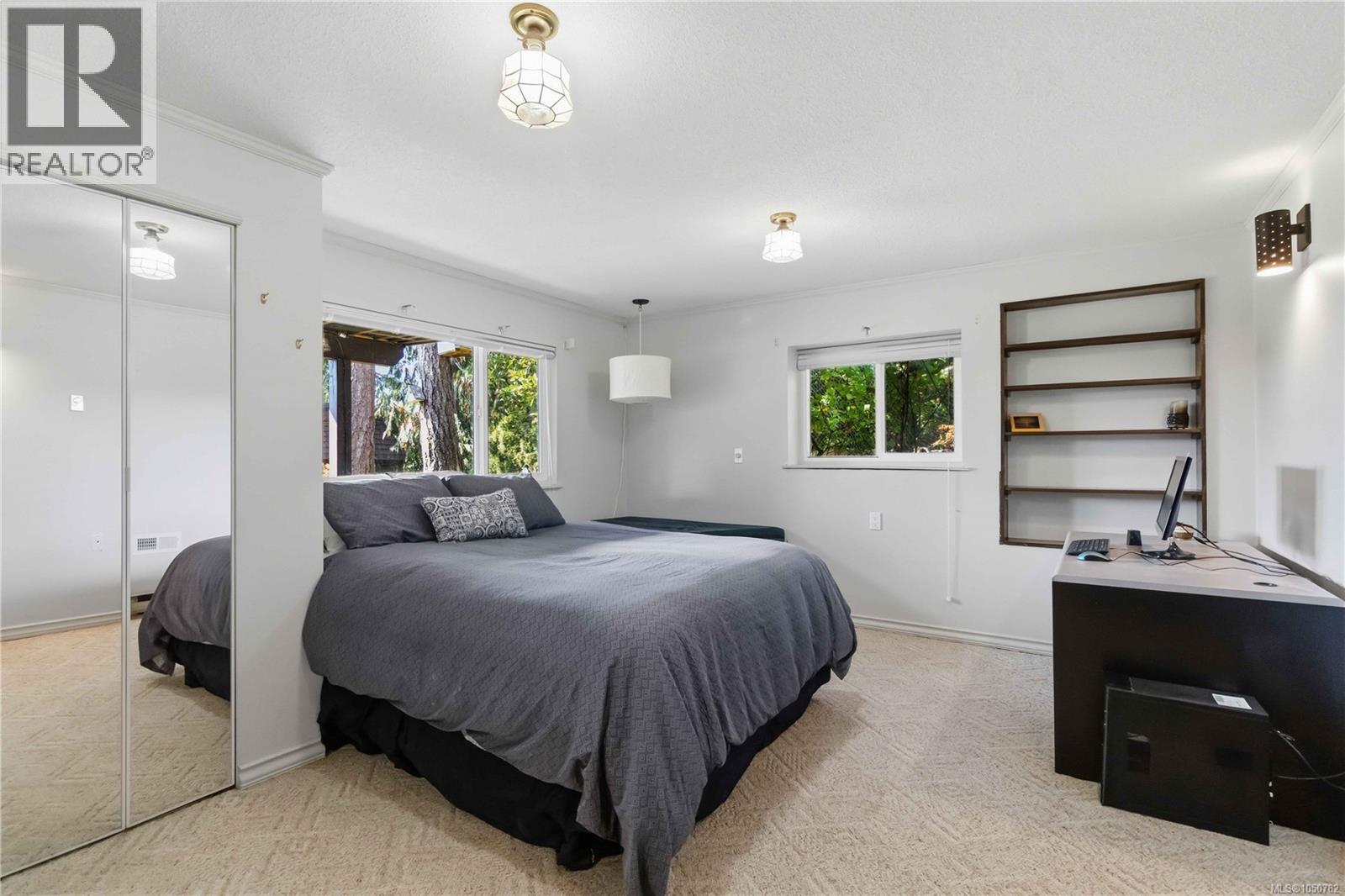  595 Ridgegrove Avenue, Saanich
