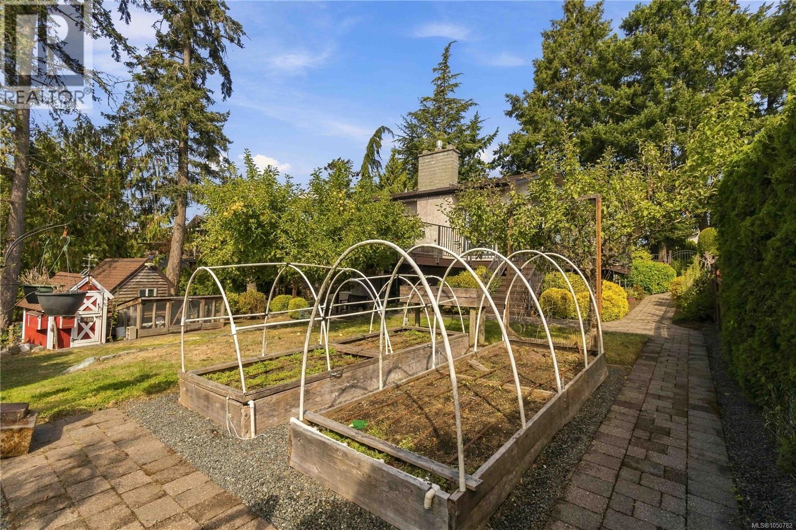 595 Ridgegrove Ave - 44