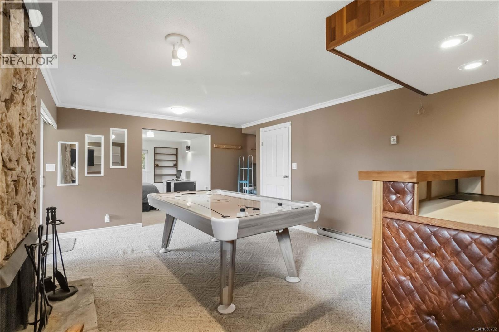 595 Ridgegrove Ave - 32