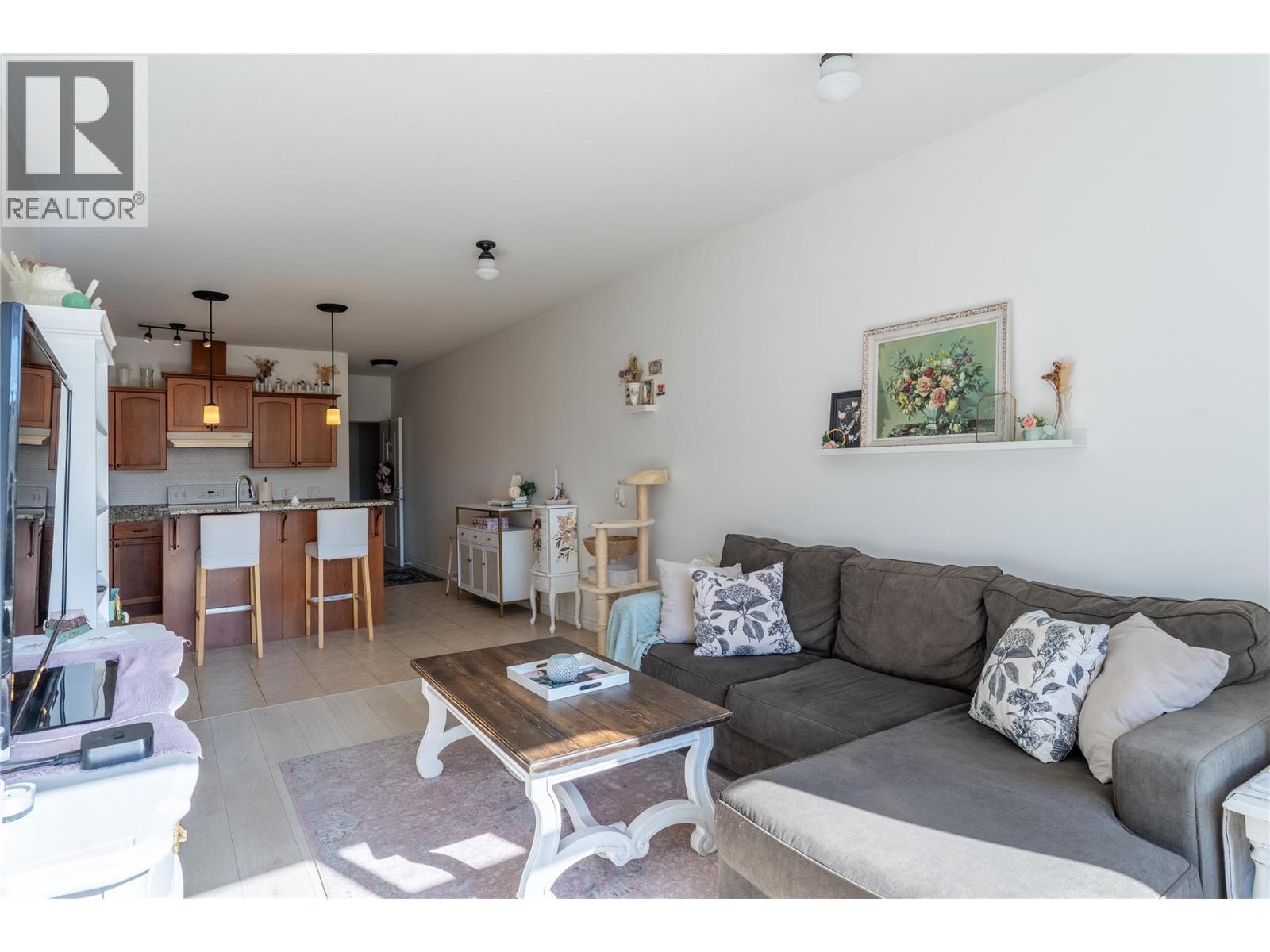 203 2523 Shannon View Drive, West Kelowna
