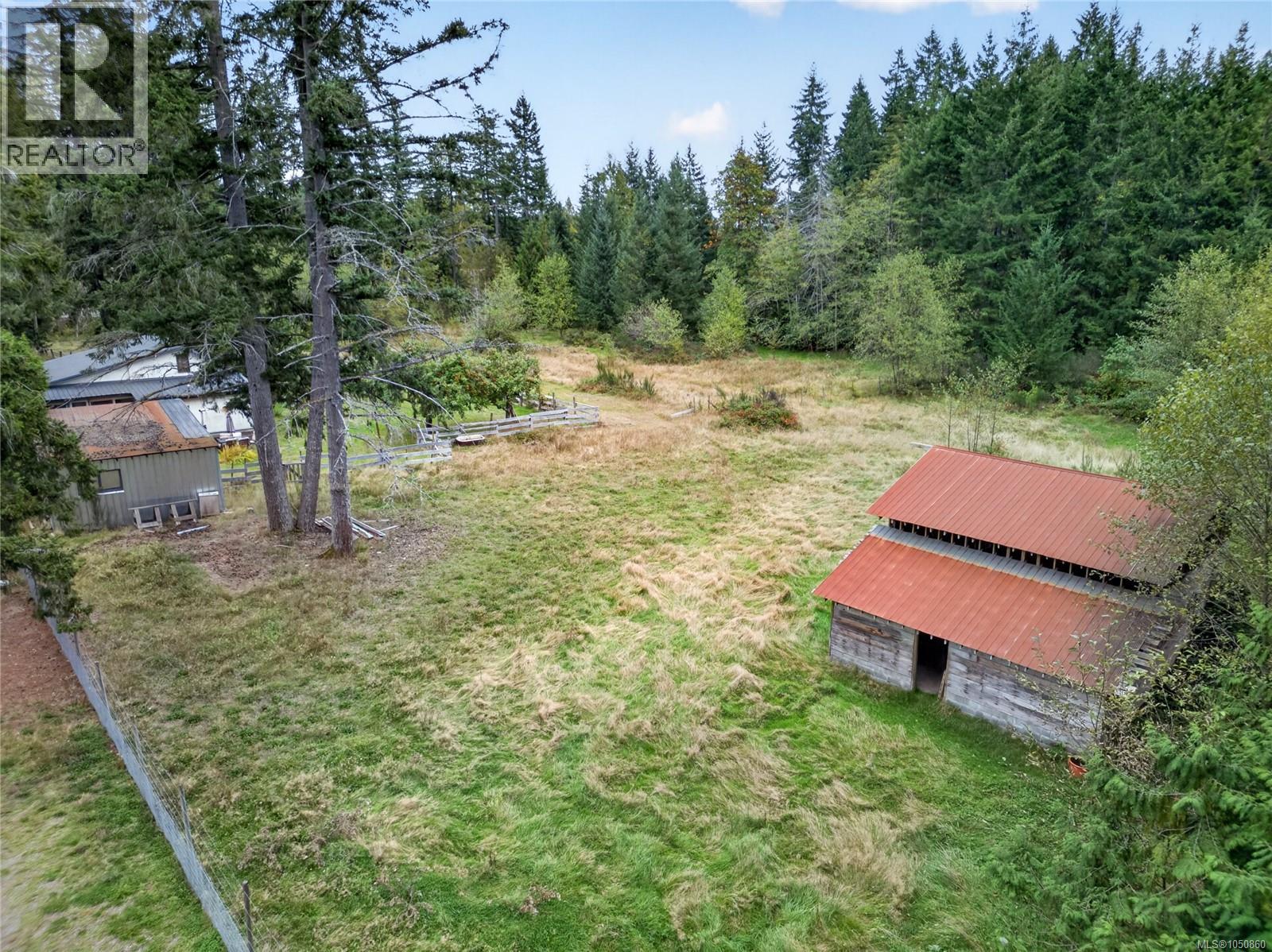 6553 Island Hwy N - 12