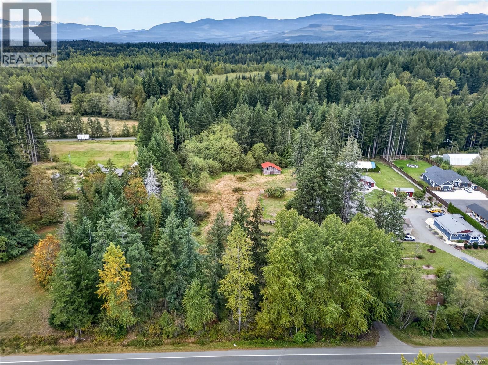 6553 Island Hwy N - Image 68