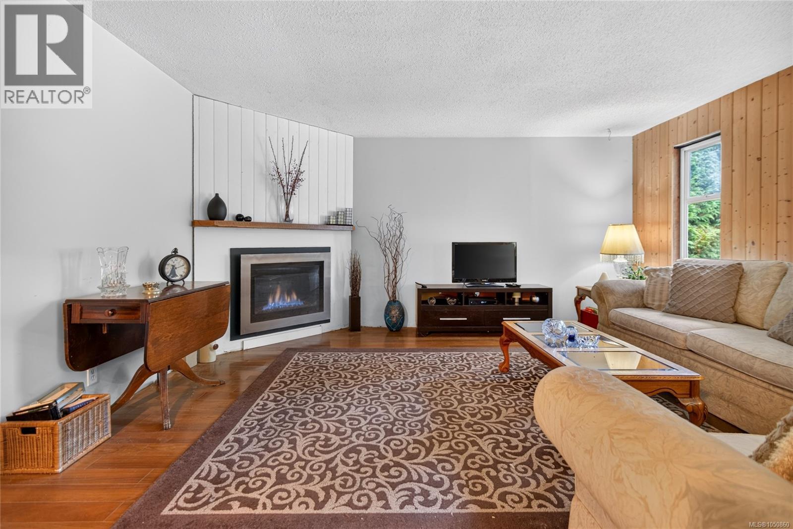 6553 Island Hwy N - Image 28