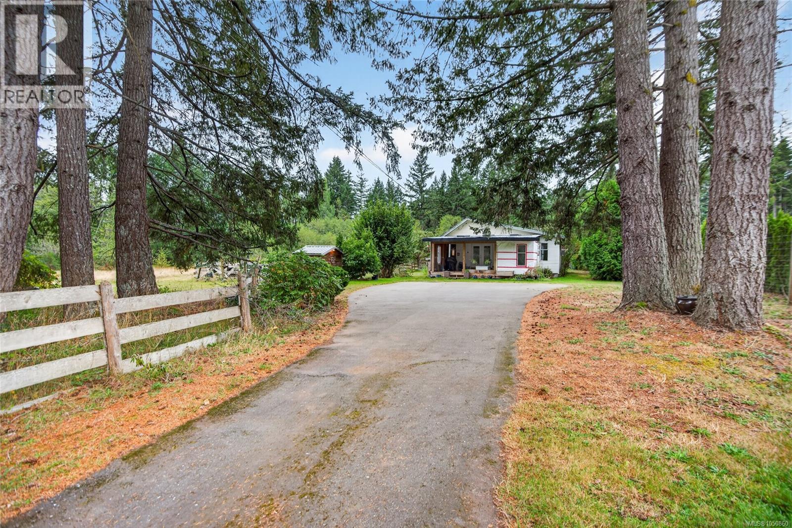 6553 Island Hwy N - Image 18