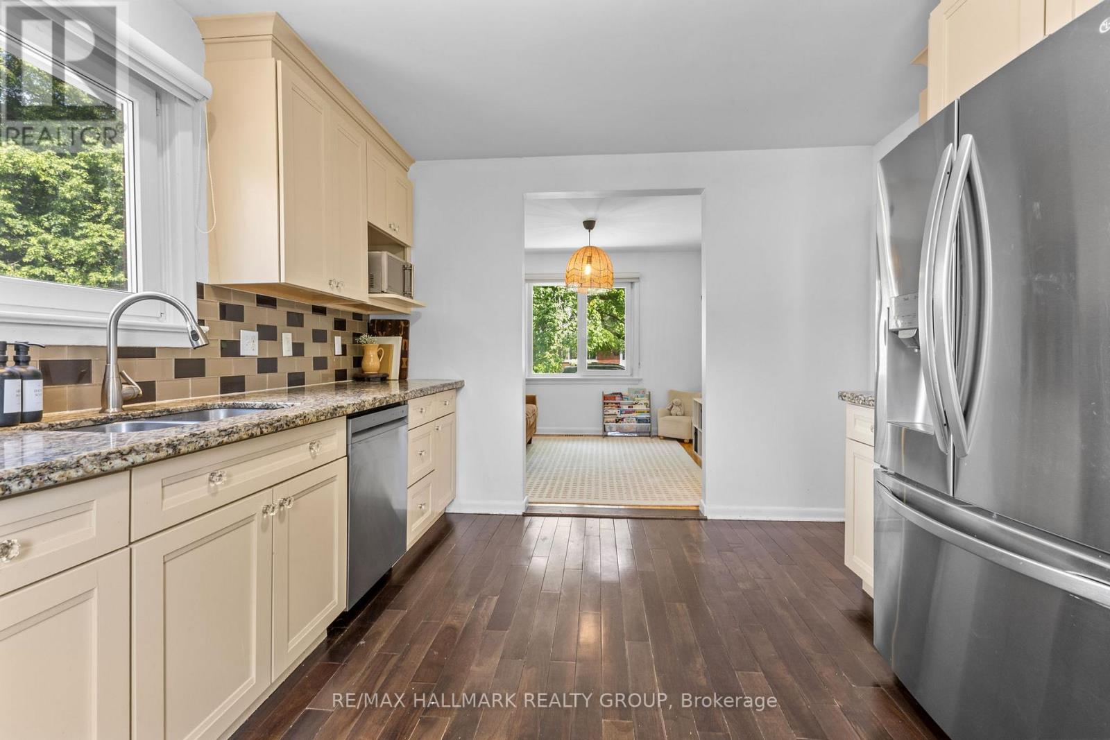 826 COLSON AVENUE - 18