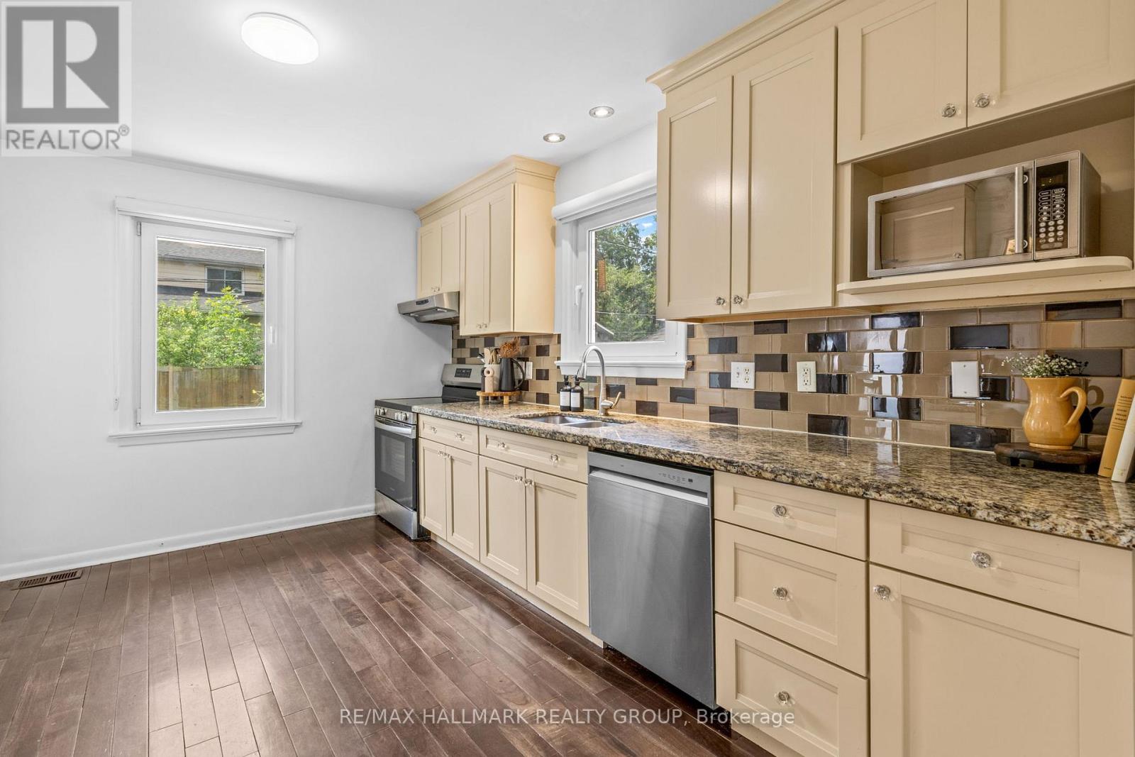 826 COLSON AVENUE - 19