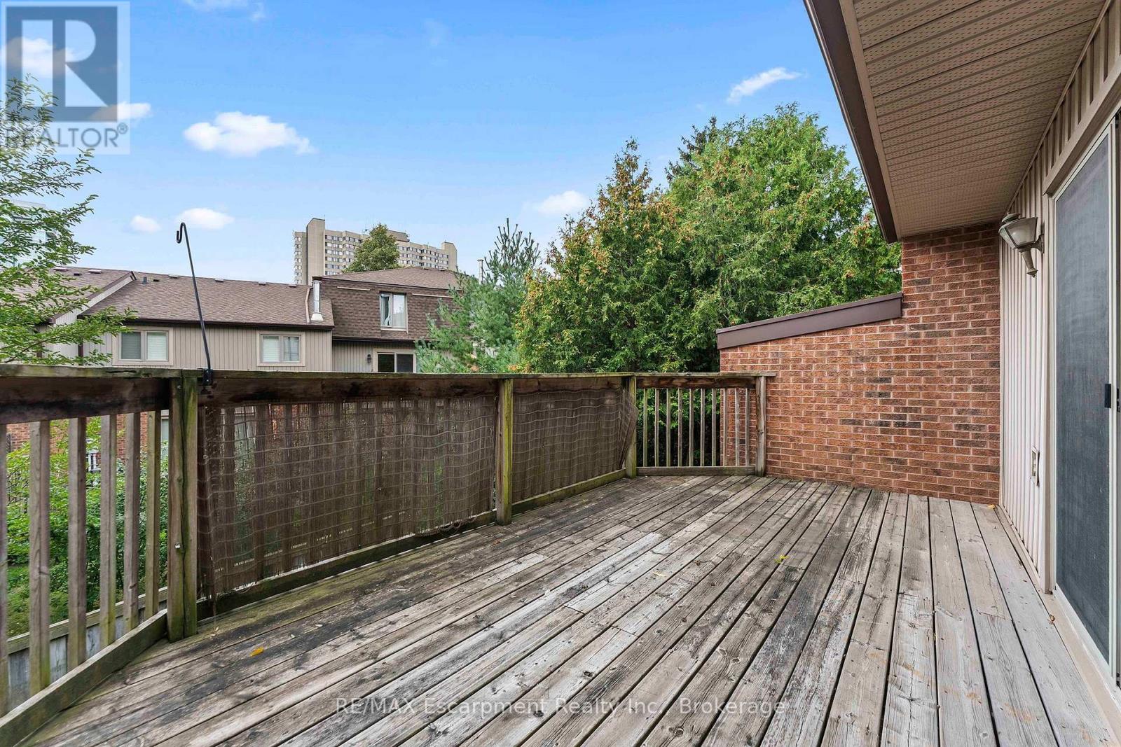 1160 Walden Circle — photo 32