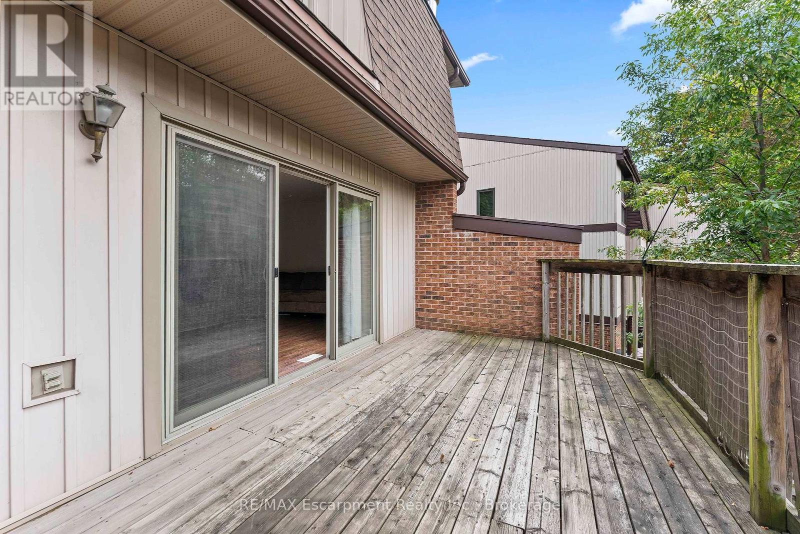 1160 Walden Circle — photo 33