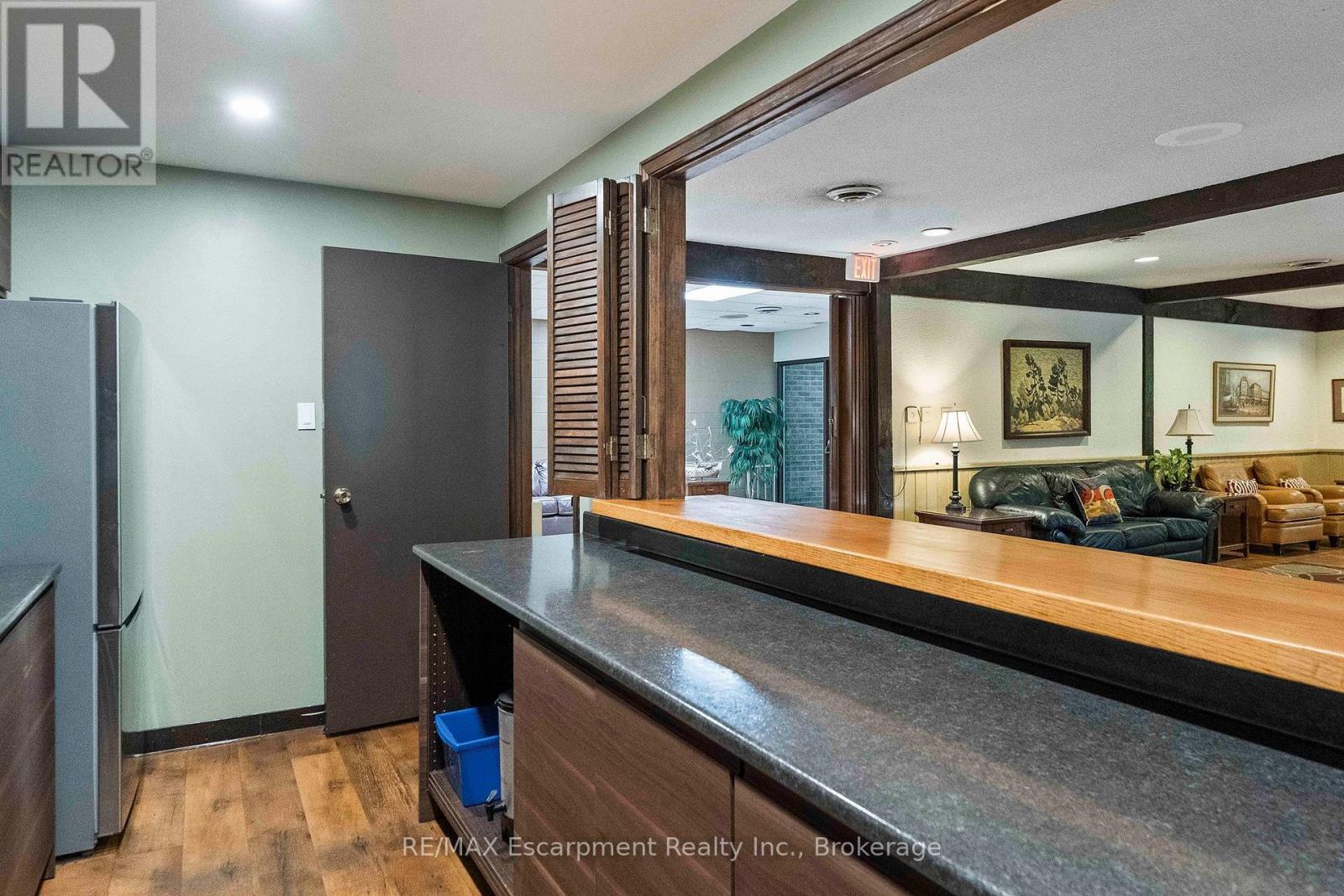1160 Walden Circle — photo 44