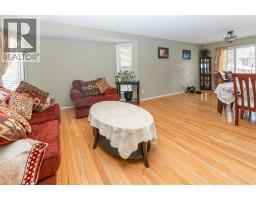4pc Bathroom - 63 Hawkmount Green Nw, Calgary, AB T3G3T9 Photo 9