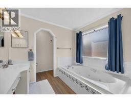 177 Douglasview Rise Se, Calgary, AB T2Z2H8 Photo 16