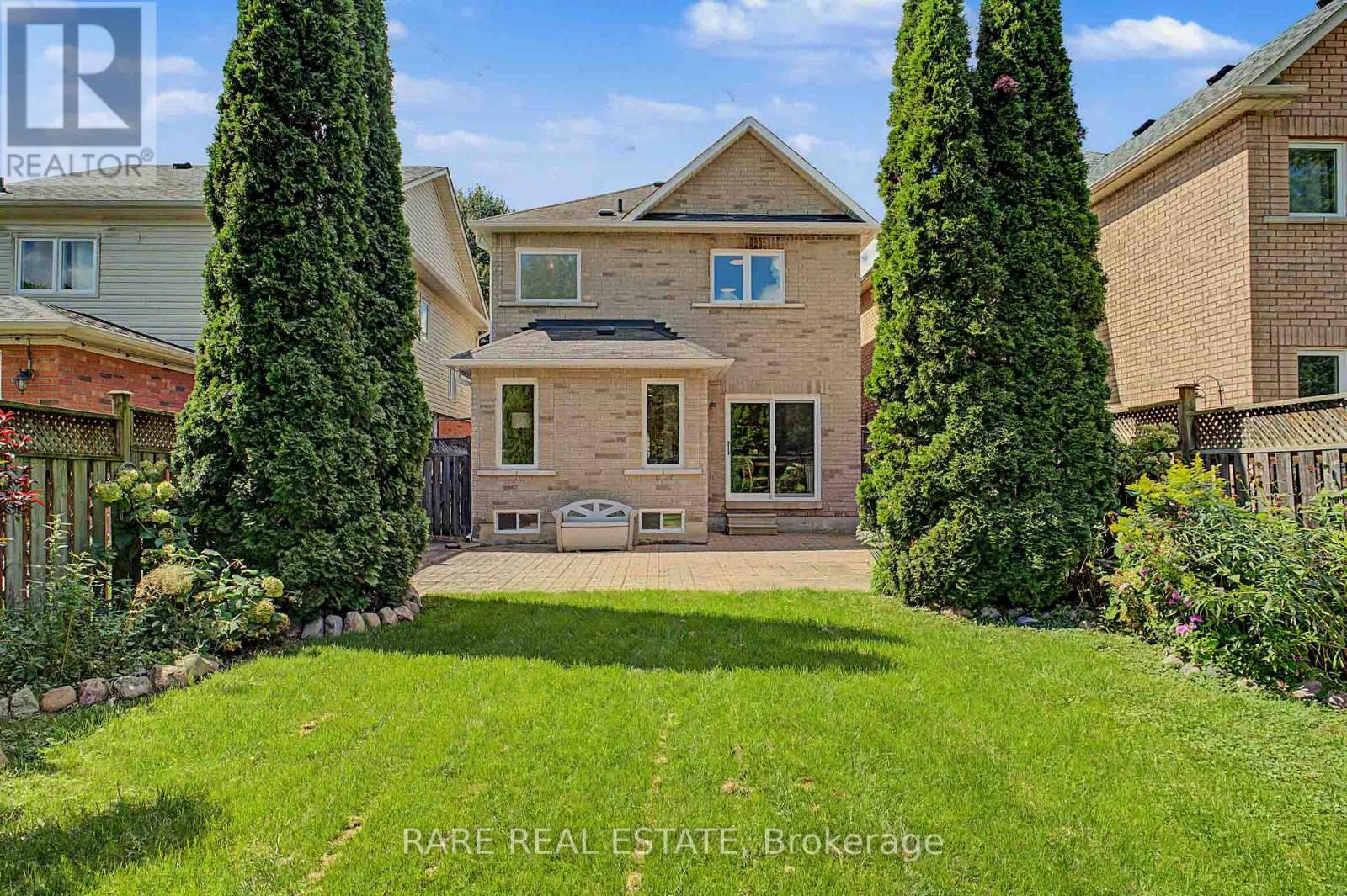 521 HICKORY AVENUE N - 41