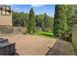 521 Hickory Avenue N, Whitby, ON L1N9W9 Photo 40