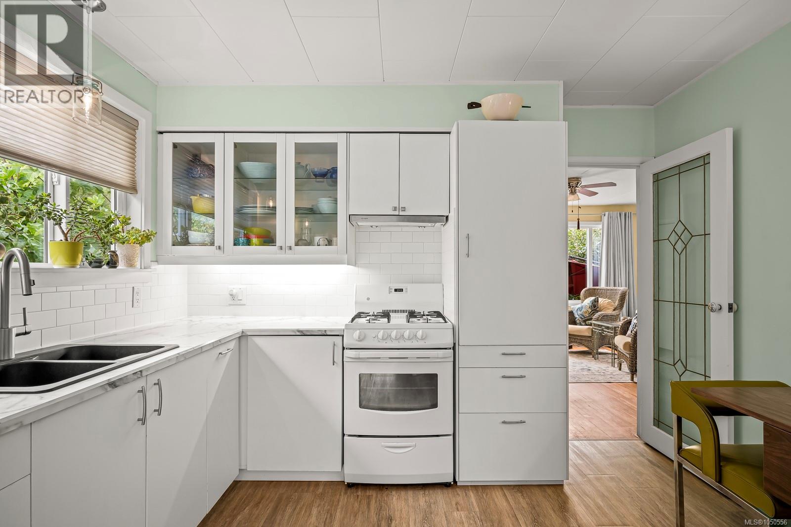 836 3rd St - 8