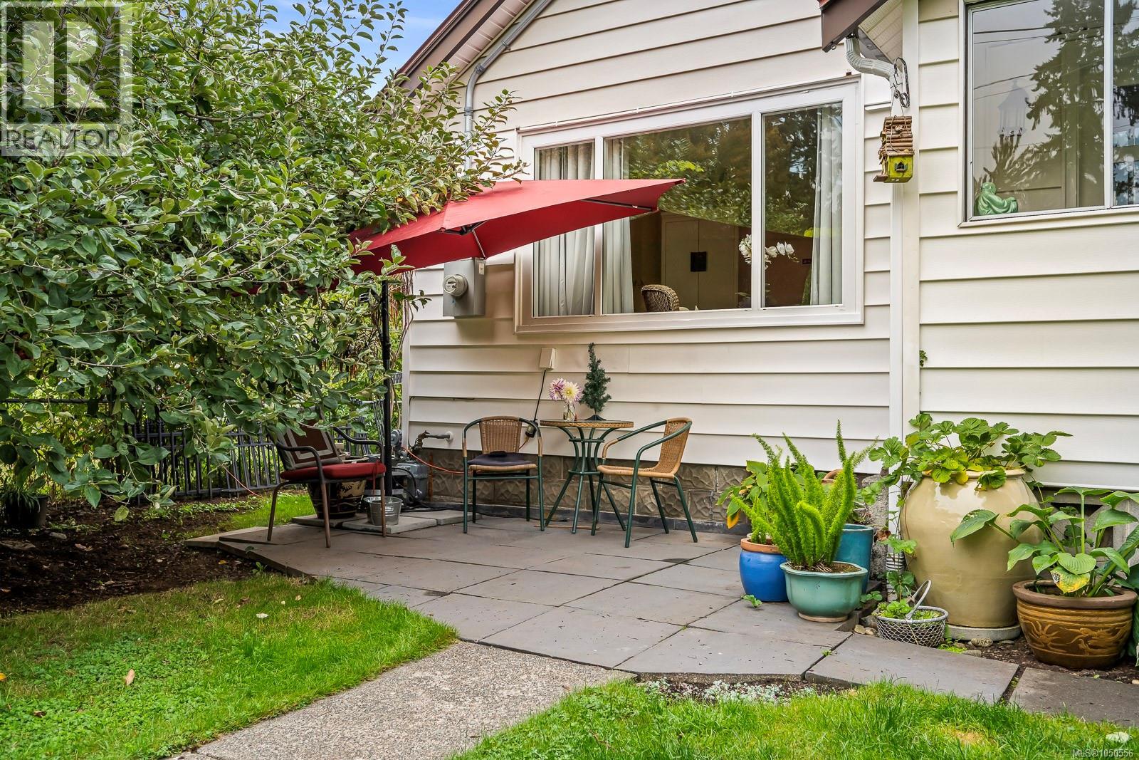 836 3rd St - 23