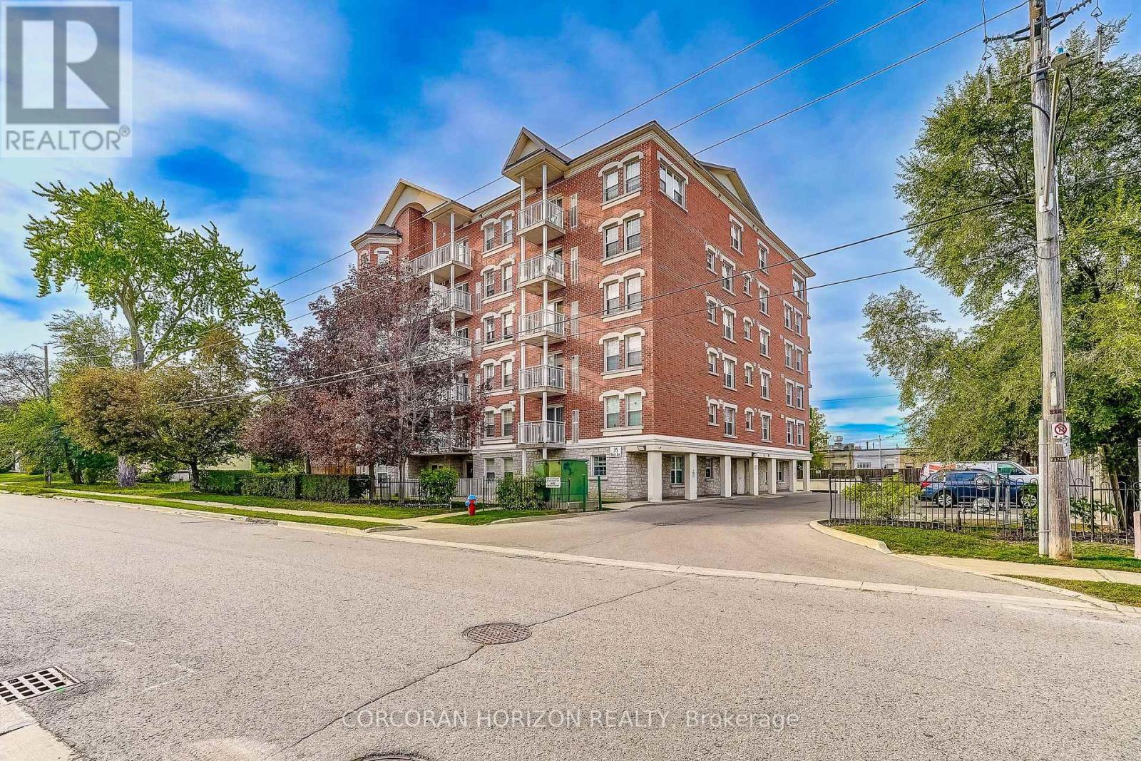 PH3 - 35 HUNT AVENUE, Richmond Hill (Mill Pond) — photo 2