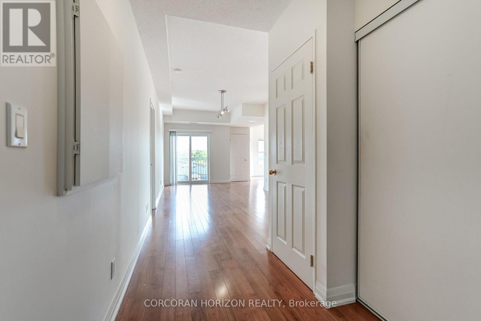 PH3 - 35 HUNT AVENUE, Richmond Hill (Mill Pond) — photo 3