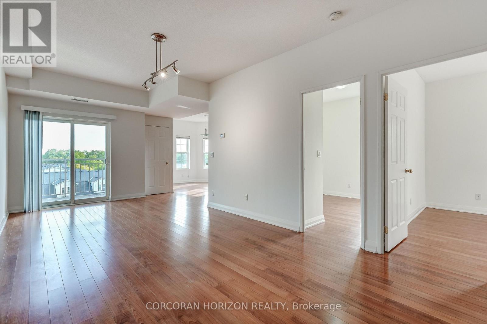 PH3 - 35 HUNT AVENUE, Richmond Hill (Mill Pond) — photo 6