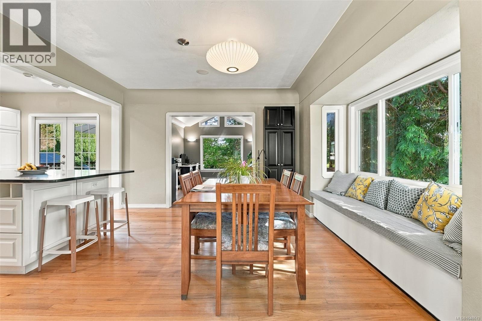  711 Richmond Avenue, Victoria