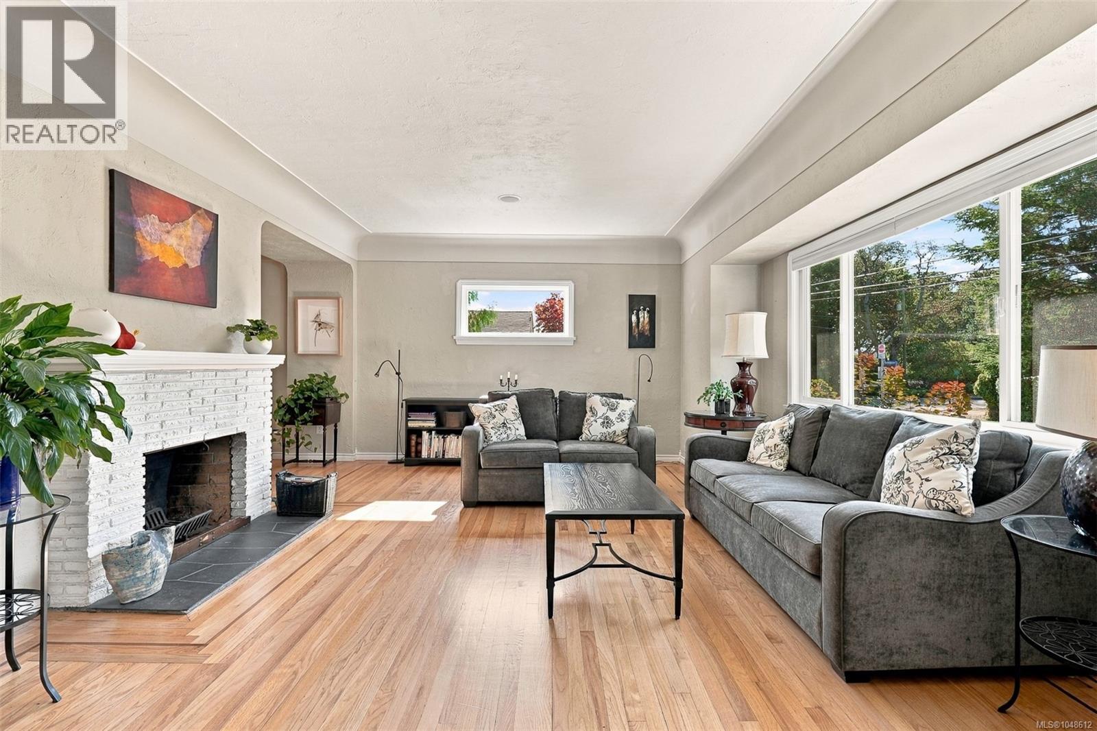  711 Richmond Avenue, Victoria