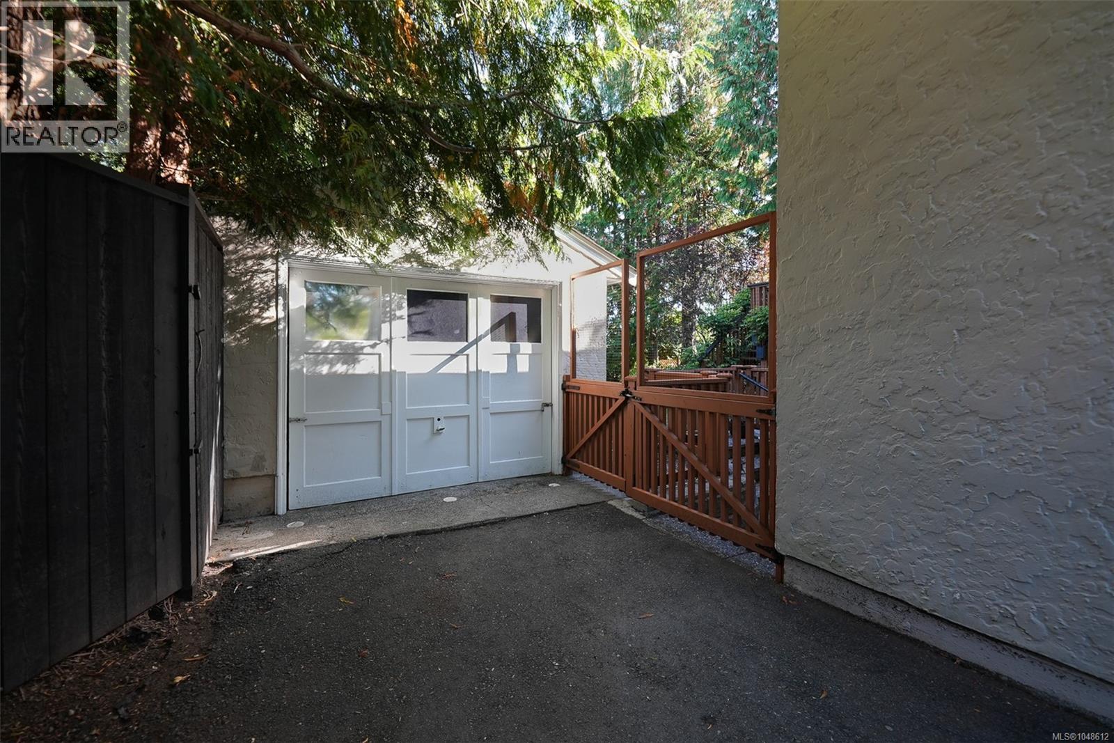  711 Richmond Avenue, Victoria