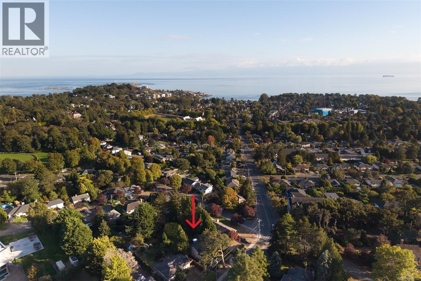  711 Richmond Avenue, Victoria