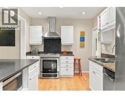 Entrance - 711 Richmond Ave, Victoria, BC V8S3Z2 Photo 8