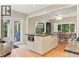 Kitchen - 711 Richmond Ave, Victoria, BC V8S3Z2 Photo 9