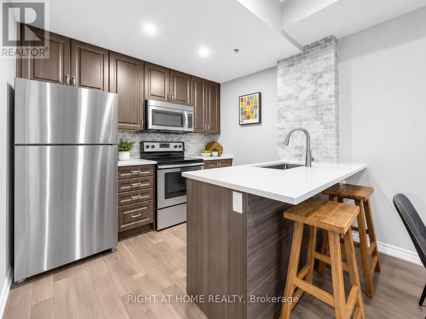 23 - 120 TWENTY FOURTH STREET, Toronto (Long Branch) — photo 5