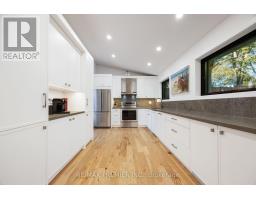 9 Adeline Court, Toronto, ON M9V3M9 Photo 17
