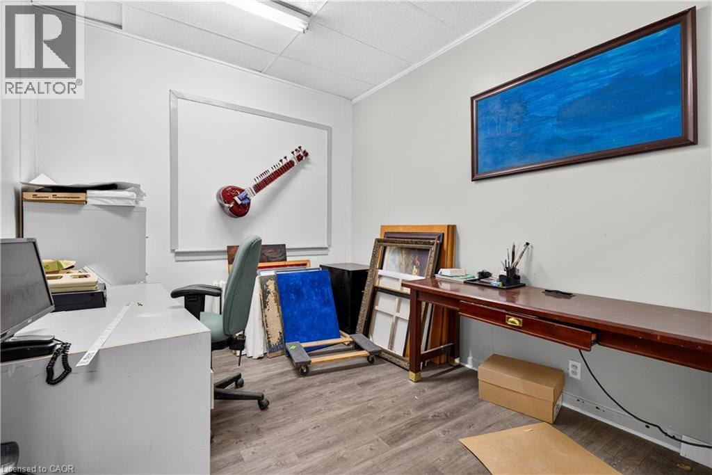 689 E BARTON Street E, Hamilton — photo 13