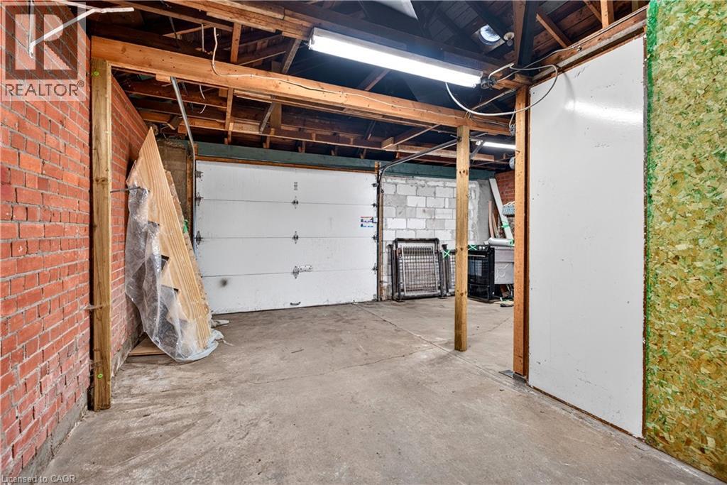 689 E BARTON Street E, Hamilton — photo 18