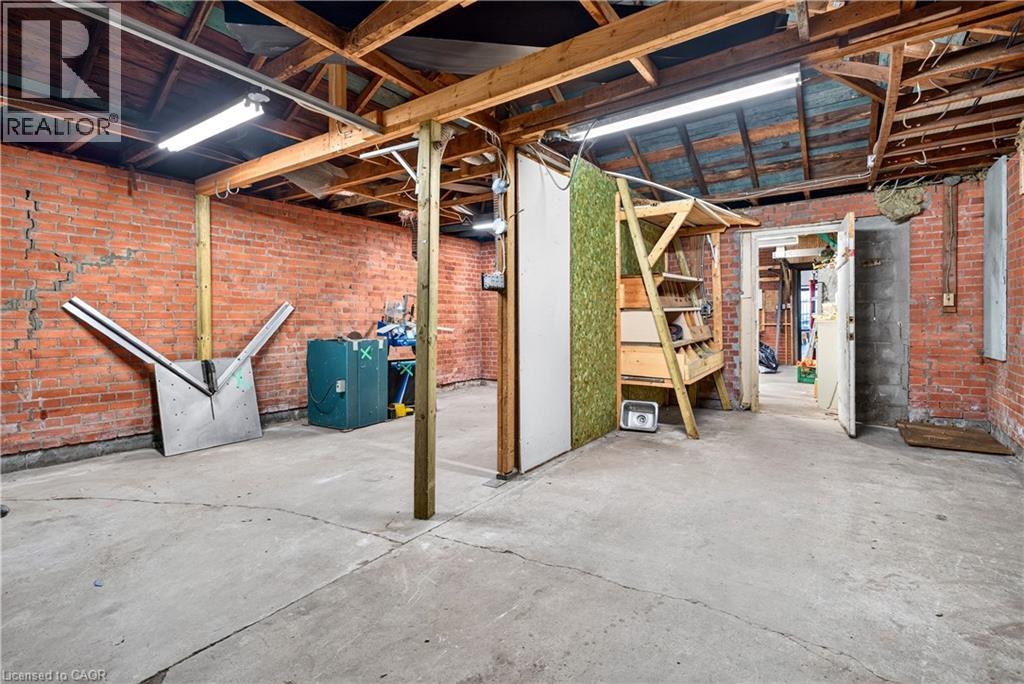 689 E BARTON Street E, Hamilton — photo 19