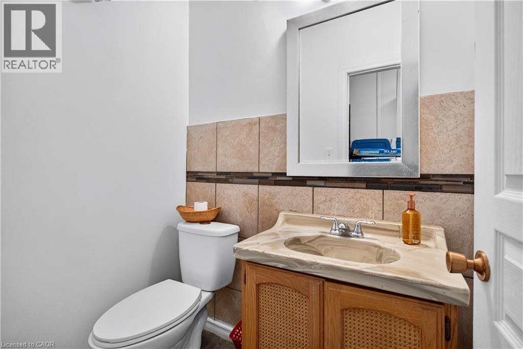 689 E BARTON Street E, Hamilton — photo 20