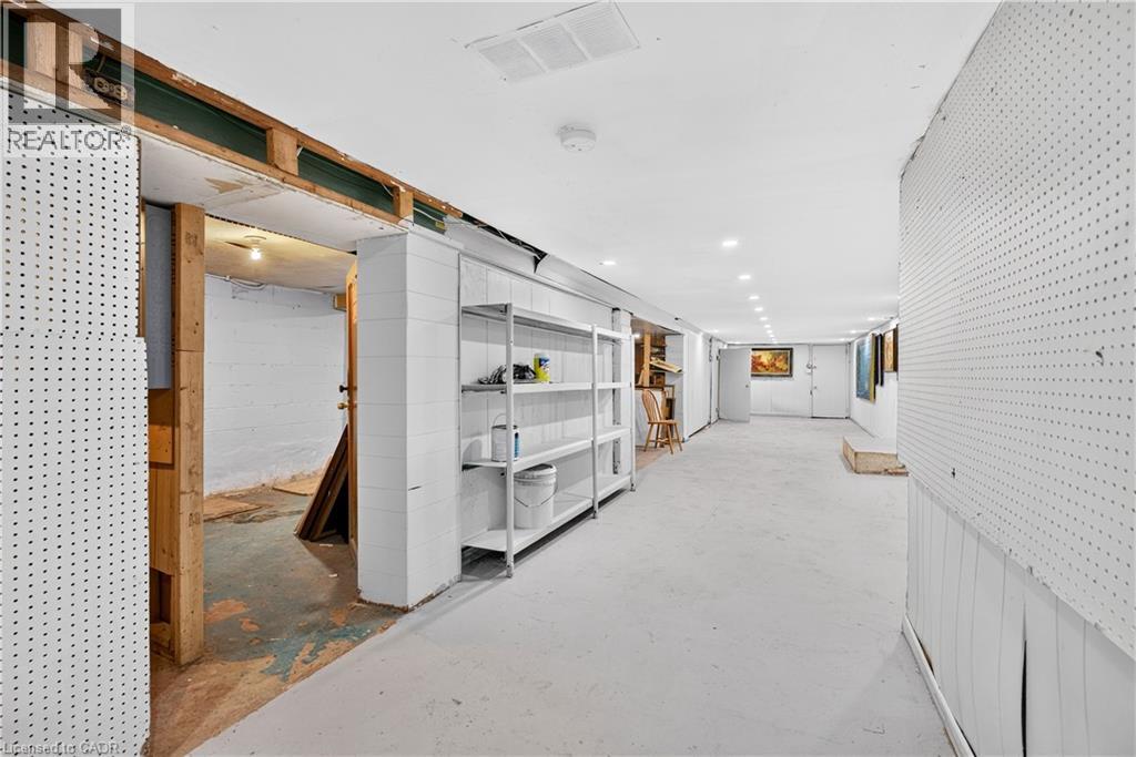 689 E BARTON Street E, Hamilton — photo 21