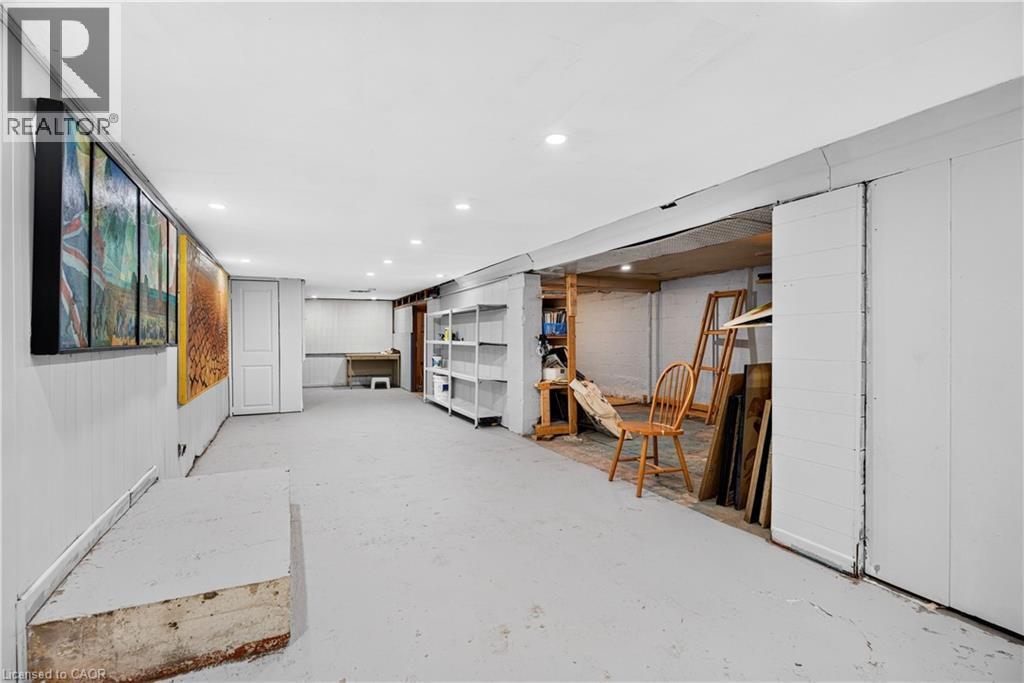 689 E BARTON Street E, Hamilton — photo 24
