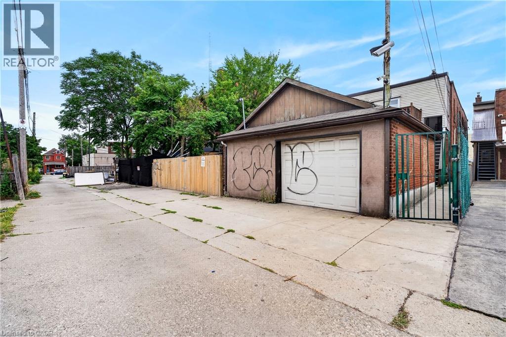 689 E BARTON Street E, Hamilton — photo 35