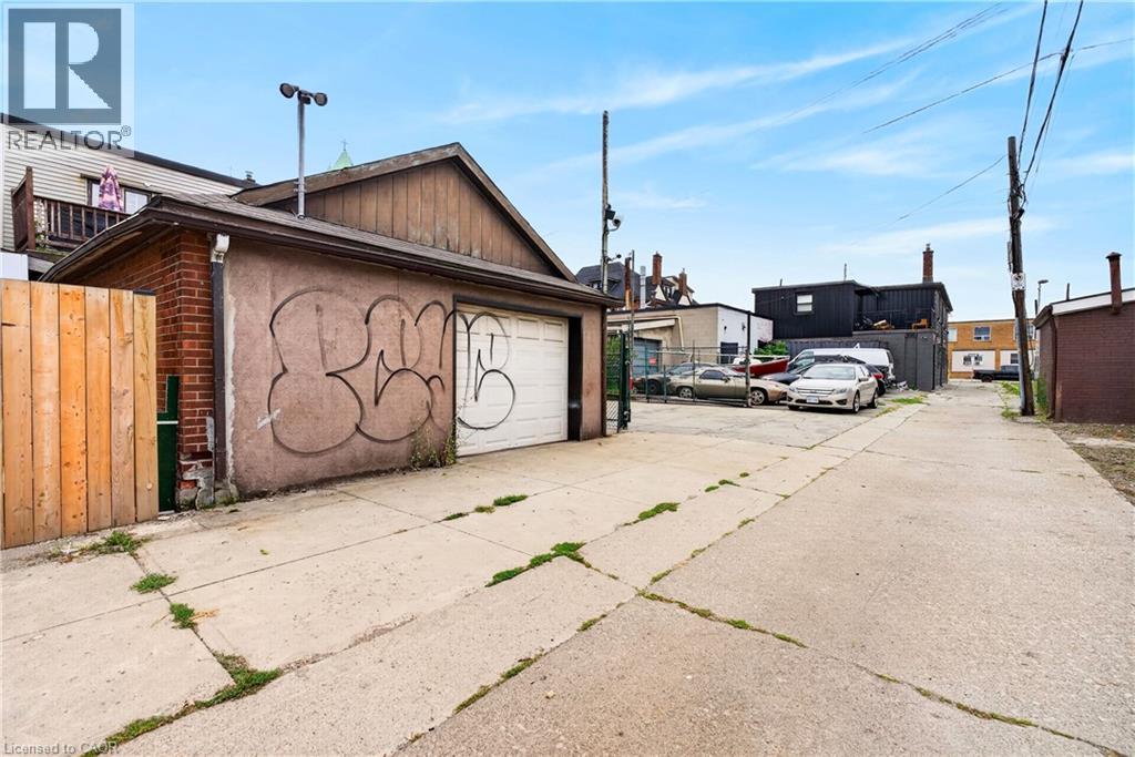 689 E BARTON Street E, Hamilton — photo 36