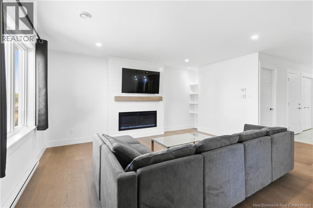 136 Runneymeade Road - 15