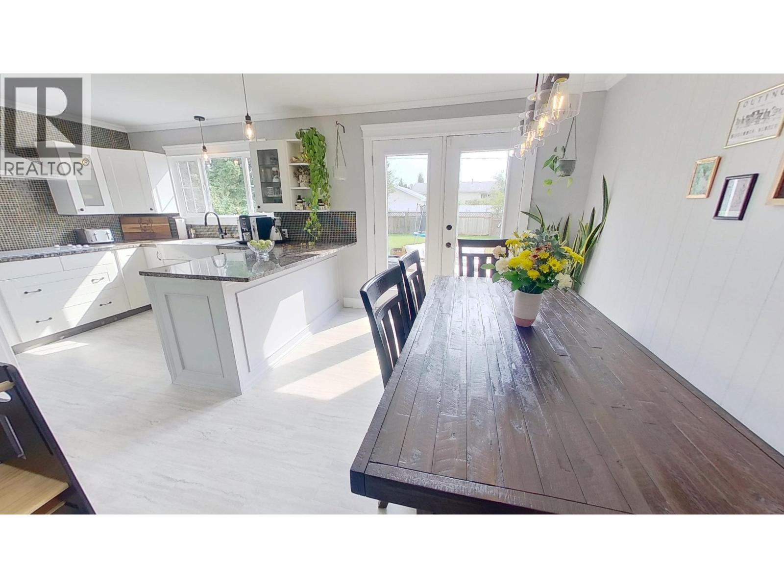 10411 110 AVENUE - Image 12
