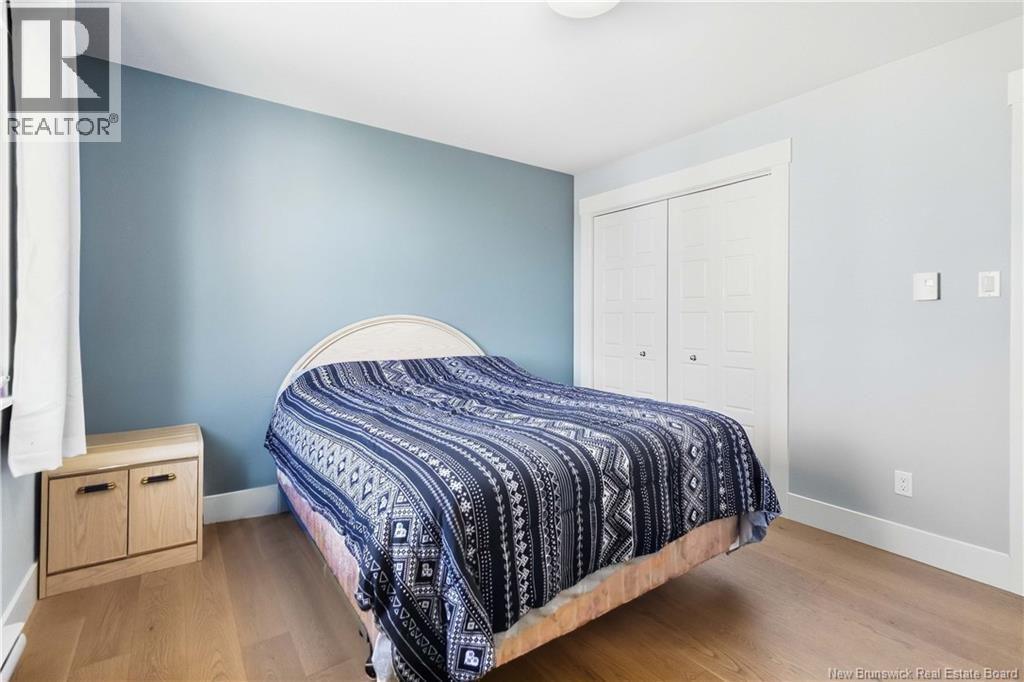 136 Runneymeade Road - 31