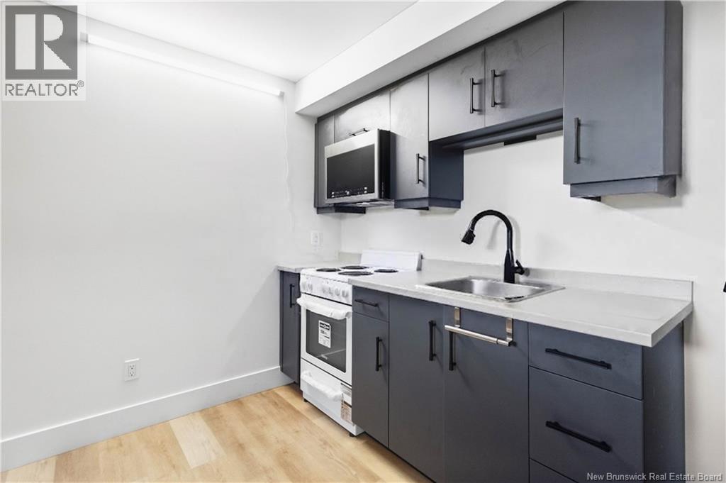 136 Runneymeade Road - 38