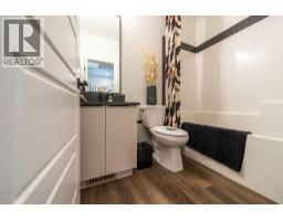 4pc Bathroom - 218 Sora Way Se, Calgary, AB T3S0V5 Photo 10