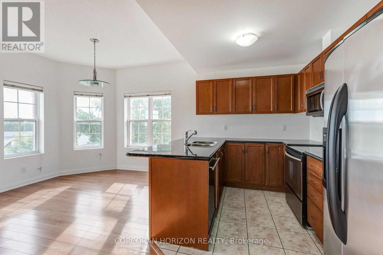 PH3 - 35 HUNT AVENUE, Richmond Hill (Mill Pond) — photo 10