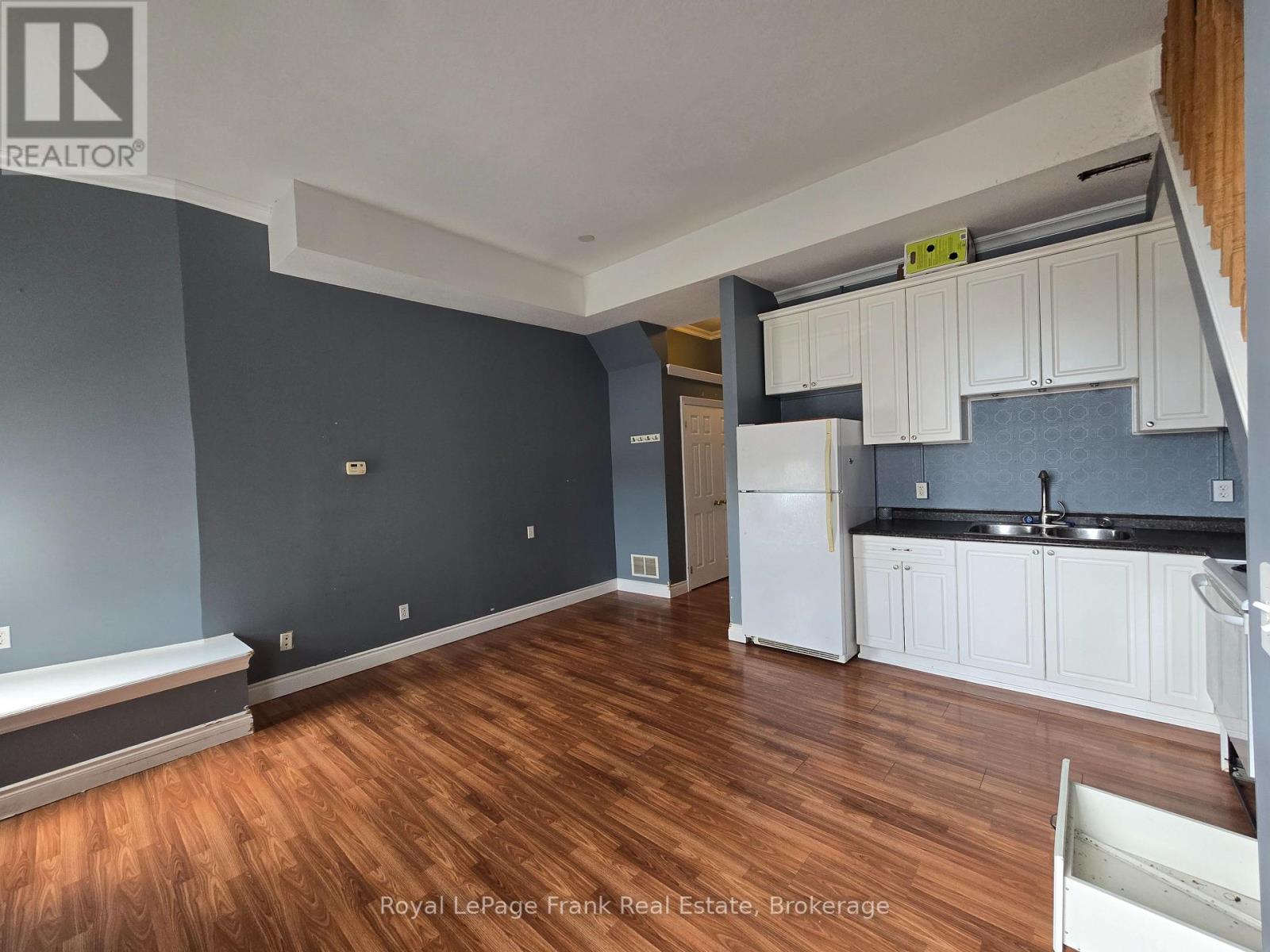 207 - 54 KING STREET E, Clarington (Bowmanville)